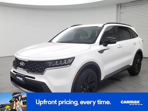 White 2021 Kia Sorento S