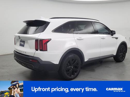 White 2021 Kia Sorento S