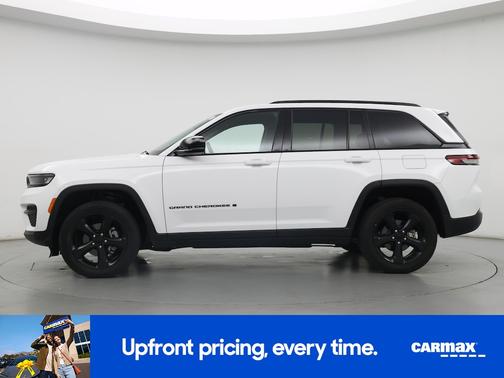 White 2023 Jeep Grand Cherokee Altitude