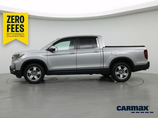 Silver 2025 Honda Ridgeline RTL