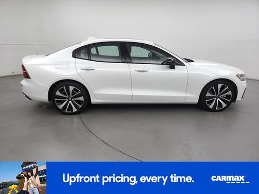 2022 Volvo S60 B5 Momentum