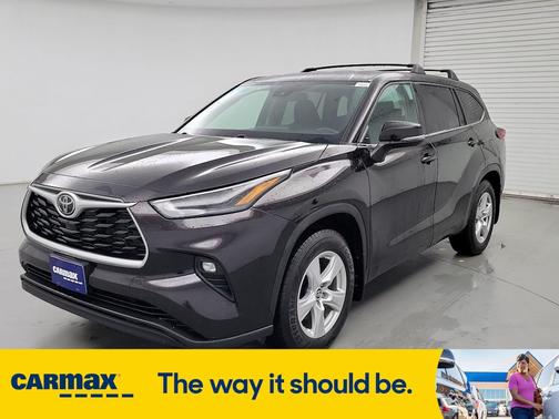 2022 Toyota Highlander LE
