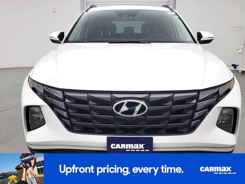 White 2024 Hyundai TUCSON SEL