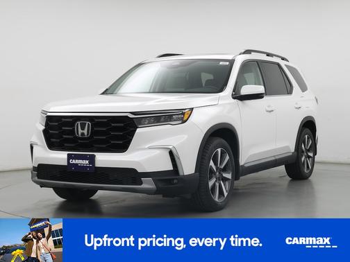 White 2025 Honda Pilot Touring