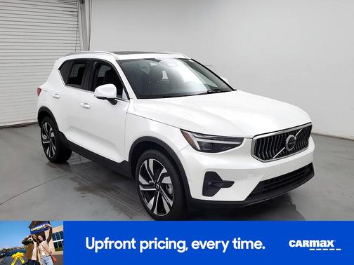White 2024 Volvo XC40 B5 Ultimate Bright Theme