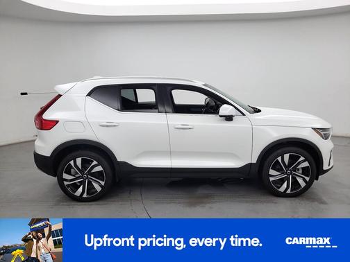 White 2024 Volvo XC40 B5 Ultimate Bright Theme