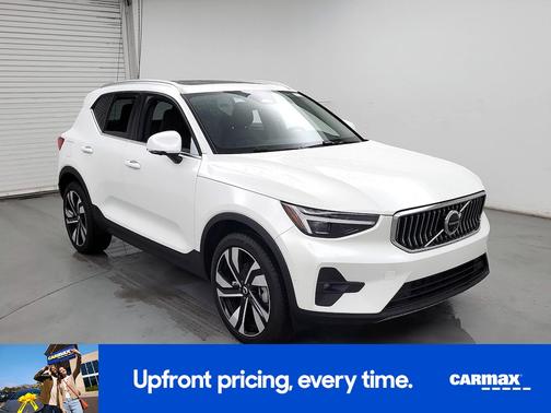 White 2024 Volvo XC40 B5 Ultimate Bright Theme