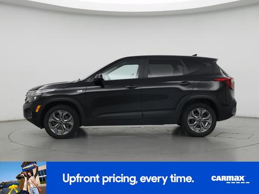 Black 2024 Kia Seltos LX
