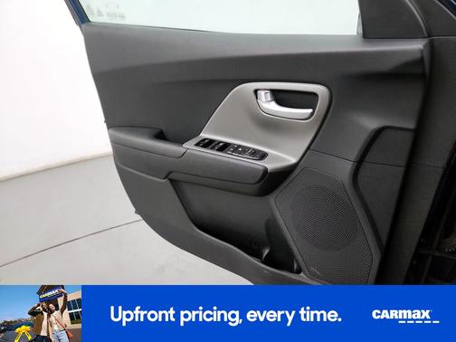 Blue 2018 Kia Niro LX