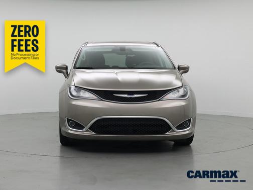 Gold 2018 Chrysler Pacifica Touring