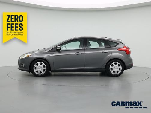 Gray 2014 Ford Focus SE