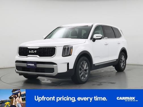 White 2023 Kia Telluride LX