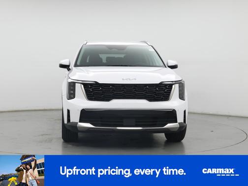 White 2024 Kia Sorento S