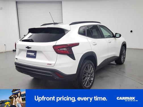 White 2024 Chevrolet Trax 2RS