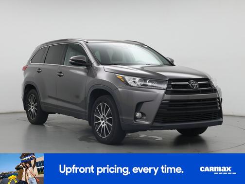 Gray 2018 Toyota Highlander SE