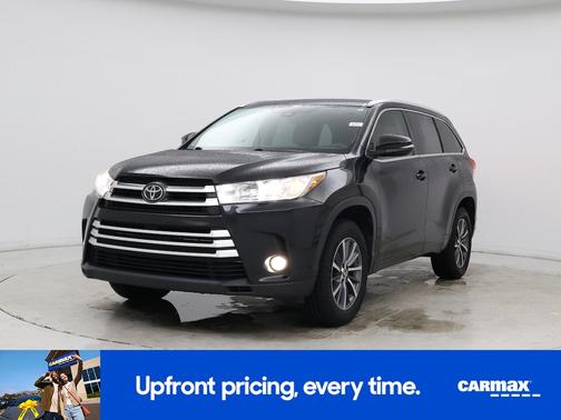 Black 2017 Toyota Highlander XLE