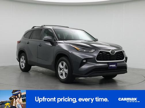 Gray 2023 Toyota Highlander LE
