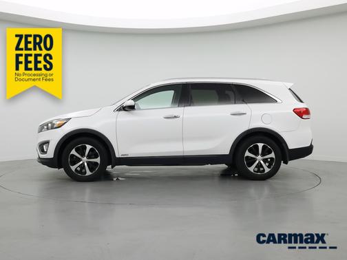 White 2016 Kia Sorento EX