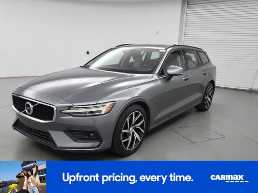 Silver 2020 Volvo V60 T5 Momentum