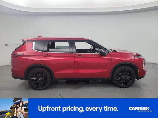 Red 2023 Mitsubishi Outlander SE Black Edition