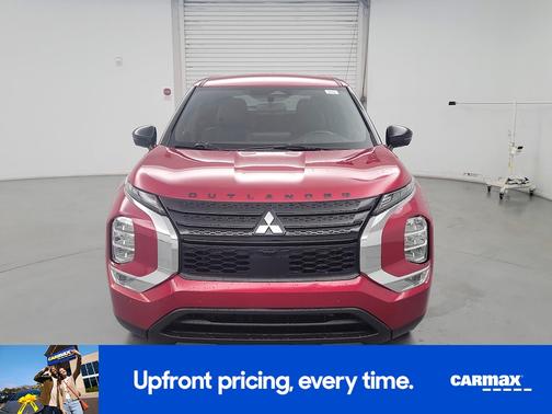 Red 2023 Mitsubishi Outlander SE Black Edition
