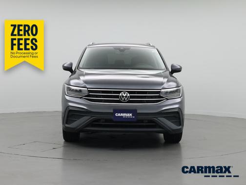 Gray 2022 Volkswagen Tiguan SE