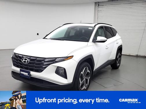 White 2023 Hyundai TUCSON SEL