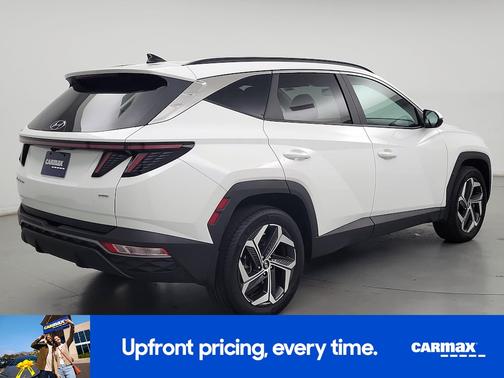 White 2023 Hyundai TUCSON SEL