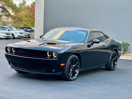 2017 Dodge Challenger SXT