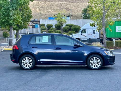 2016 Volkswagen Golf TSI S 4-Door
