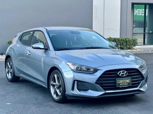 2019 Hyundai Veloster 2
