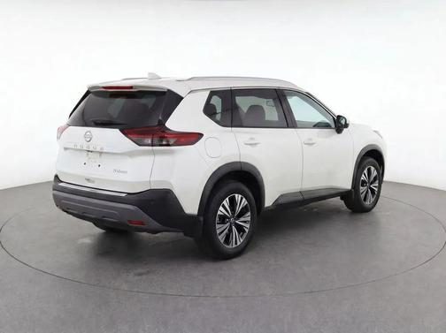 Pearl White Tricoat 2023 Nissan Rogue SV