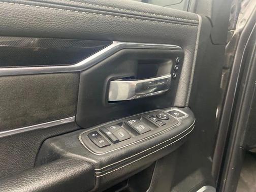 2022 RAM 3500 Laramie Crew Cab 4x4 6'4' Box