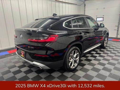 2025 BMW X4 xDrive30i