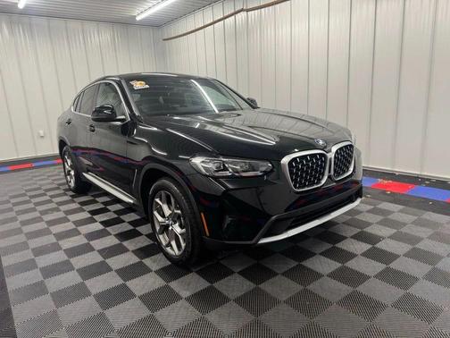 2025 BMW X4 xDrive30i
