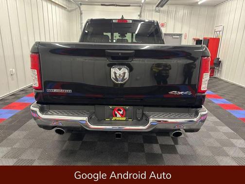 Diamond Black Crystal Pearlcoat 2023 RAM 1500 Big Horn/Lone Star