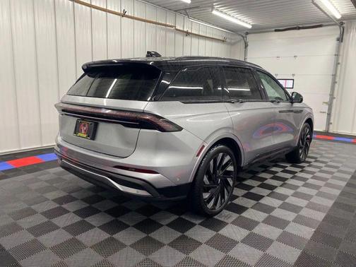 2024 Lincoln Nautilus Reserve