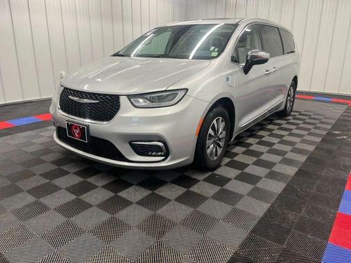 2023 Chrysler Pacifica Hybrid Limited