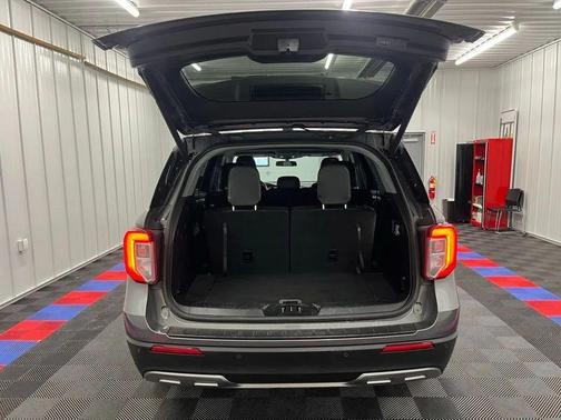 Carbonized Gray Metallic 2022 Ford Explorer XLT