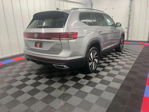 2024 Volkswagen Atlas 2.0T SE w/Technology 4MOTION