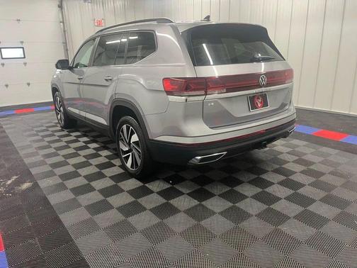 2024 Volkswagen Atlas 2.0T SE w/Technology 4MOTION