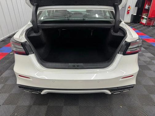 Pearl White TriCoat 2023 Nissan Maxima SL