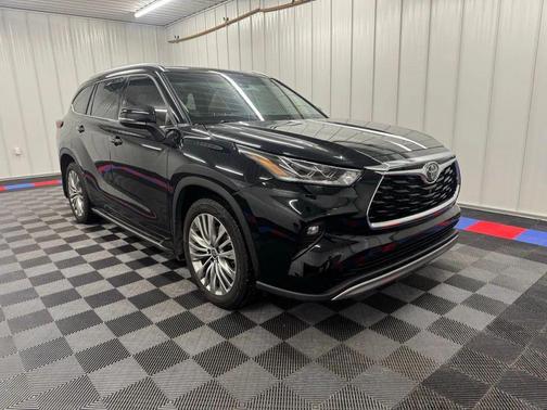 2022 Toyota Highlander Platinum