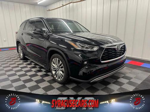 2022 Toyota Highlander Platinum