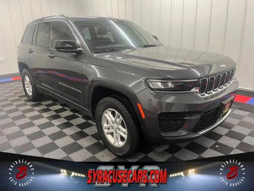 Baltic Gray Metallic Clearcoat 2025 Jeep Grand Cherokee Laredo