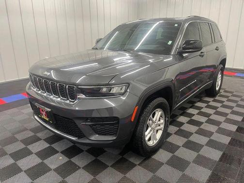 Baltic Gray Metallic Clearcoat 2025 Jeep Grand Cherokee Laredo