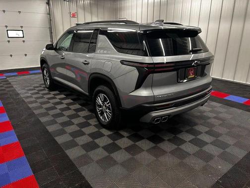 Sterling Gray Metallic 2025 Chevrolet Traverse LT