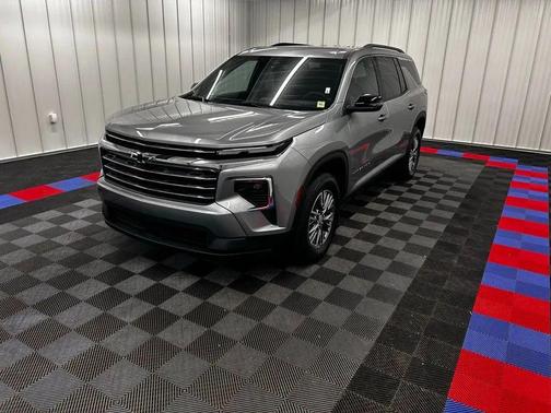 Sterling Gray Metallic 2025 Chevrolet Traverse LT