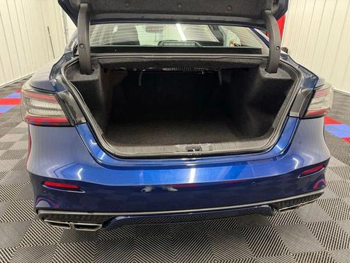 Deep Blue Pearl 2023 Nissan Maxima SL