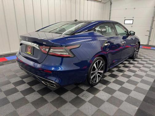 Deep Blue Pearl 2023 Nissan Maxima SL